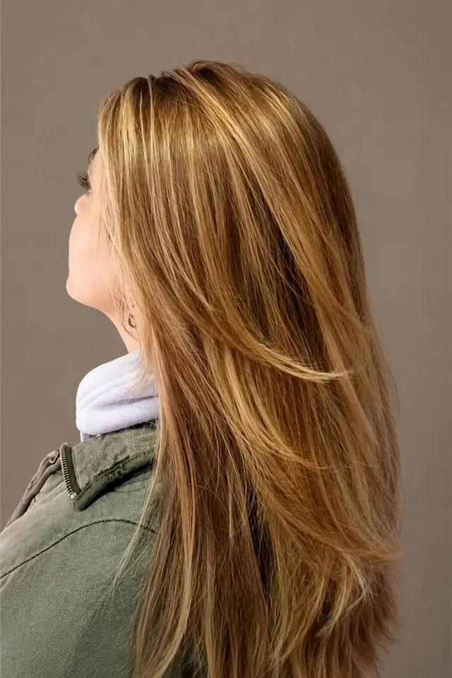 Long dégradé blond doré réalisé au Salon by Jean-Marc