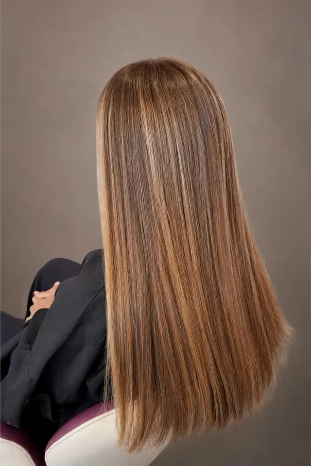 Longueurs caramel lissées réalisées au Salon by Jean-Marc